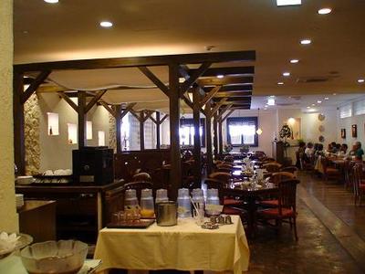 那覇セントラルホテル内レストラン 九年母亭(くにぶてい)の店内雰囲気